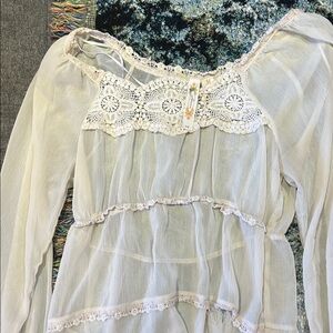 Adiva Sheer Lace Yoke Peasant Top - Cream